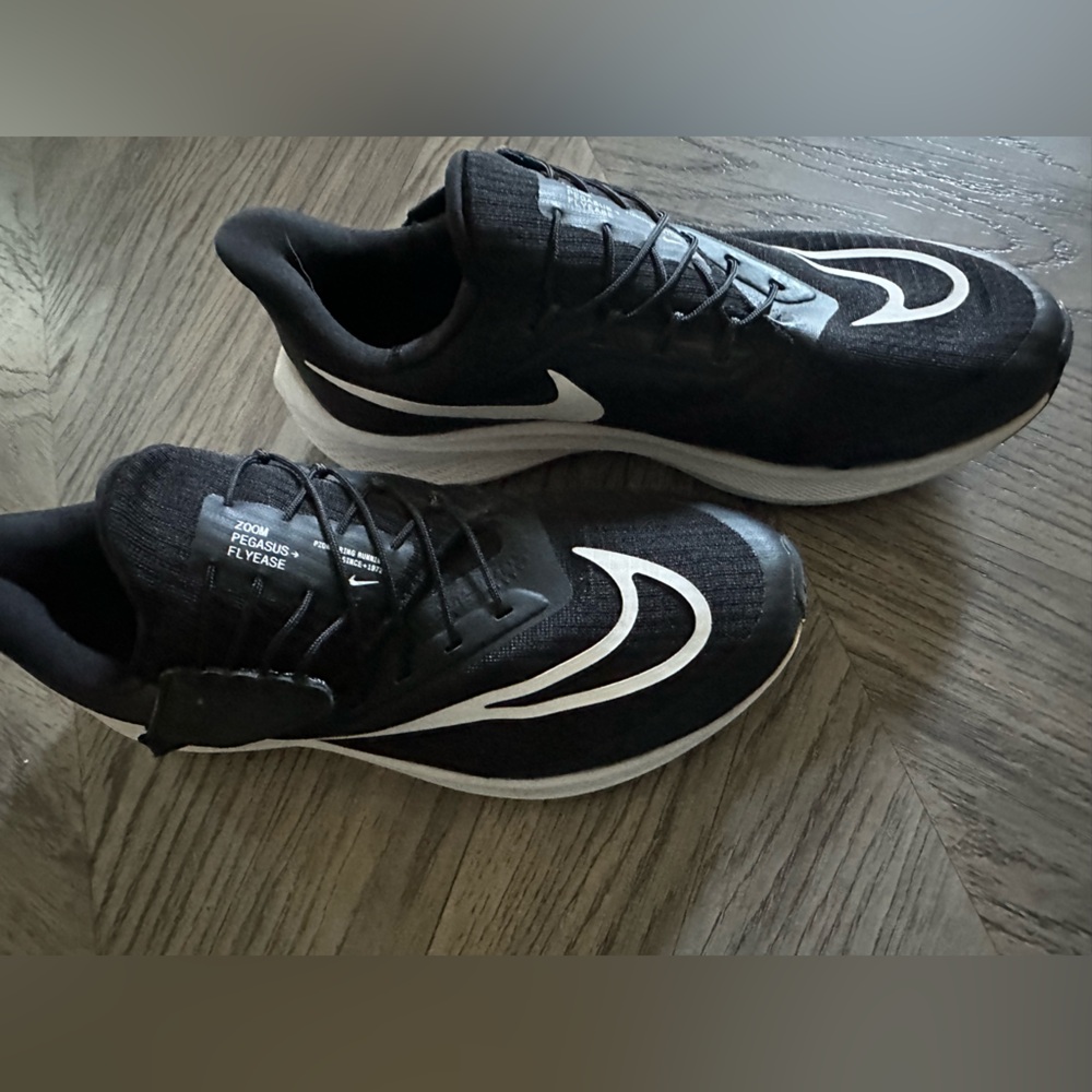 Nike Zoom Pegasus Flyease Athletic Shoes